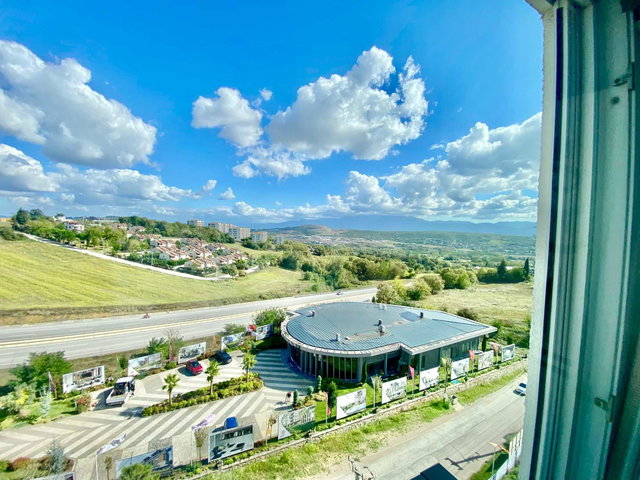 İZMIT ÇAYIRKÖY'DE 4+1 ~200M2 EŞSIZ DOĞA VE ŞEHIR MANZARALI DAIRE