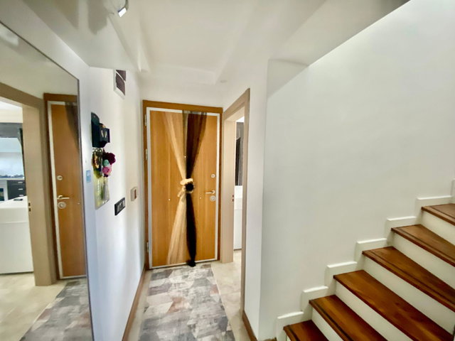 İZMIT ÇAYIRKÖY'DE 4+1 ~200M2 EŞSIZ DOĞA VE ŞEHIR MANZARALI DAIRE