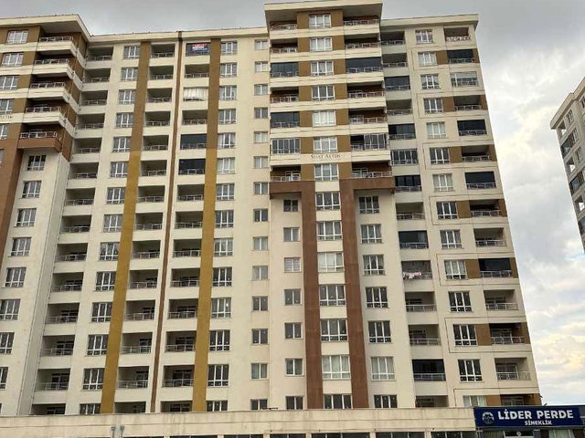 YEŞILYURT MAHALLESINDE SIFIR YAPI 3+1