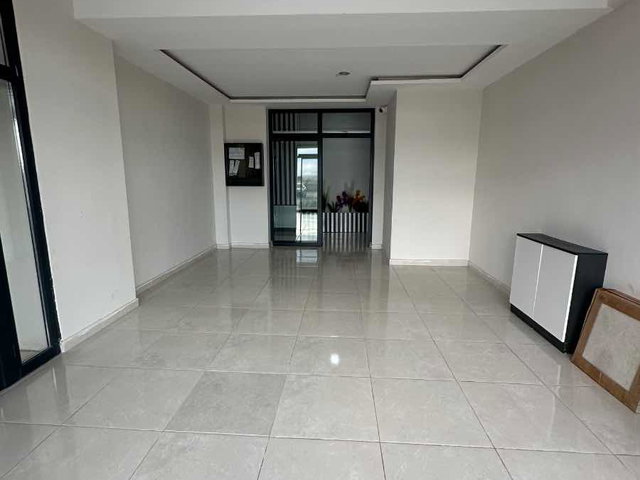 YEŞILYURT MAHALLESINDE SIFIR YAPI 3+1