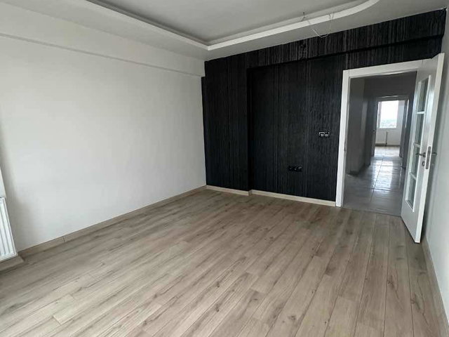 YEŞILYURT MAHALLESINDE SIFIR YAPI 3+1