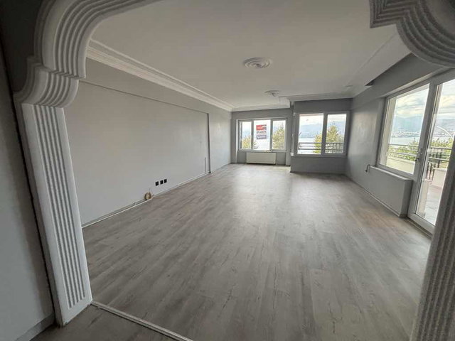 DERİNCE HARİKALAR SAHİLİNDE KİRALIK 3+1 DAİRE