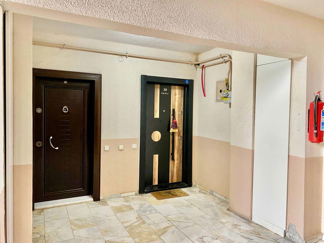YAHYAKAPTAN F28DE GÜNEYBATI CEPHE YENILENMIŞ 3+1 SATILIK DAIRE
