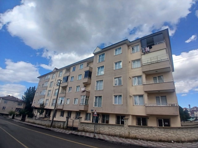 REMAX İLKE'DEN A.GAZİ'DE 2+1 KİRALIK DAİRE