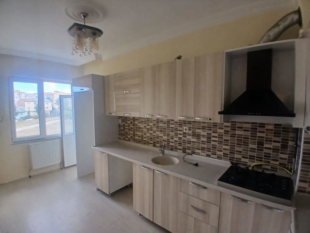 REMAX İLKE'DEN A.GAZİ'DE 2+1 KİRALIK DAİRE