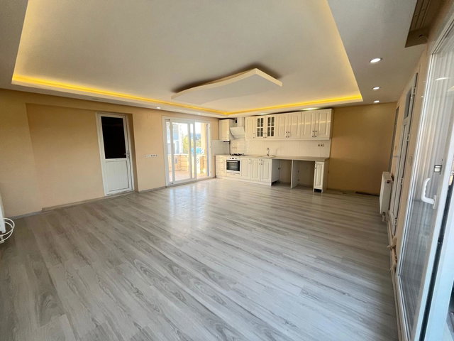 URLA ALTINTAŞ’TA BALKONLU, ÇİFT CEPHELİ 1+1 KİRALIK DAİRE