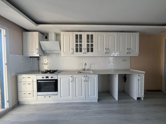 URLA ALTINTAŞ’TA BALKONLU, ÇİFT CEPHELİ 1+1 KİRALIK DAİRE