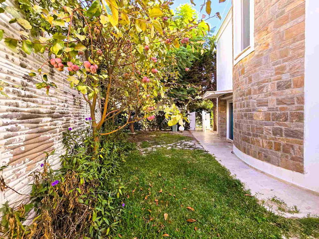 BODRUM KOYUNBABA’DA EŞYALI 3+1 VİLLA | DENİZ MANZARALI, KIŞ BAHÇELİ, KAPALI OTOPARKLI