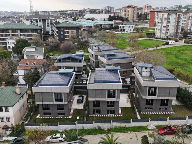 REMAX'TEN BÜYÜKÇEKMECE'DE MÜSTAKİL DENİZ MANZARALI 6+2 VİLLA