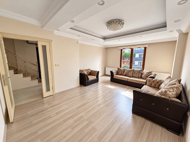 BAĞLARBAŞI MAHALLESI'NDE 160 M2 FULL DENIZ MANZARALI DUBLEX