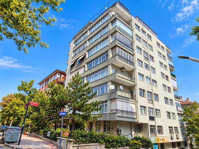 KIZILAY'DA MERKEZİ KONUMDA | ÖNÜ AÇIK, FERAH 3+1 FIRSAT DAİRE