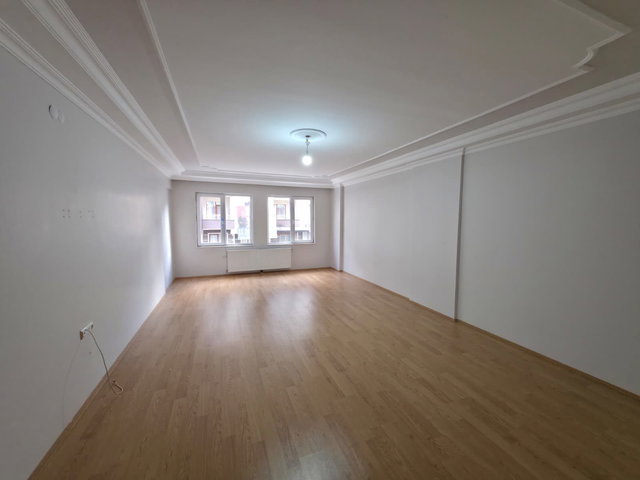 REMAX İLKE'DEN KURT DERESİ'NDE 3+1 KİRALIK DAİRE