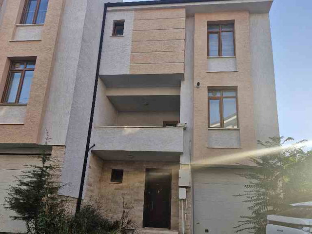 YENIKENT'TE SILA EVLERI TRIPLEKS GENIS 5+1 KIRALIK