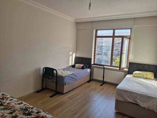 YENIKENT'TE SILA EVLERI TRIPLEKS GENIS 5+1 KIRALIK