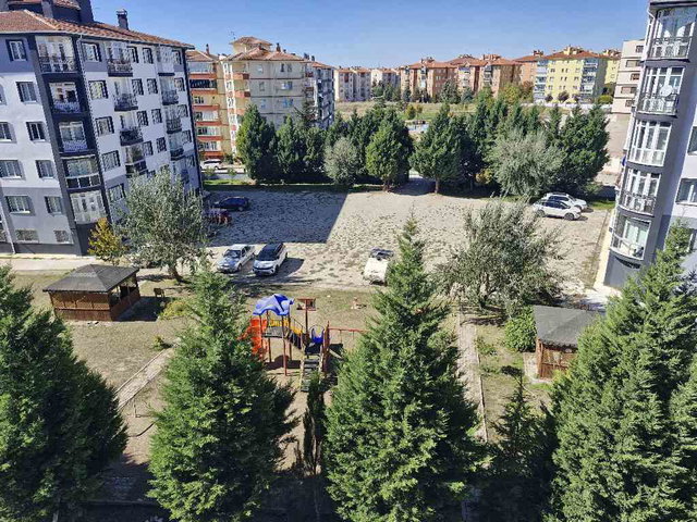 ODUNPAZARI’NDA SIFIR 3+1 | 125 M² BRÜT | YERDEN ISITMALI | 2 BANYO | BALKONLU