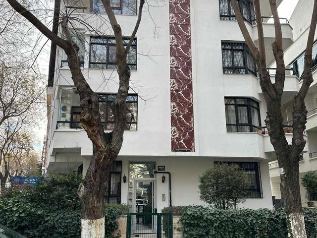 EMEK MAHALLESINDE SATILIK TRIPLEKS DAIRE