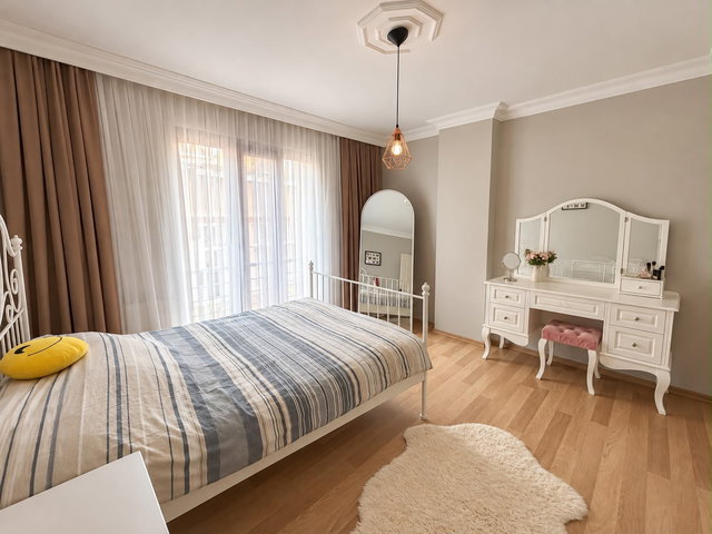 KAĞITHANE HARMANTEPE’DE ÇİFT GİRİŞLİ, FERAH,180 M² NET 6+2 DUBLEKS