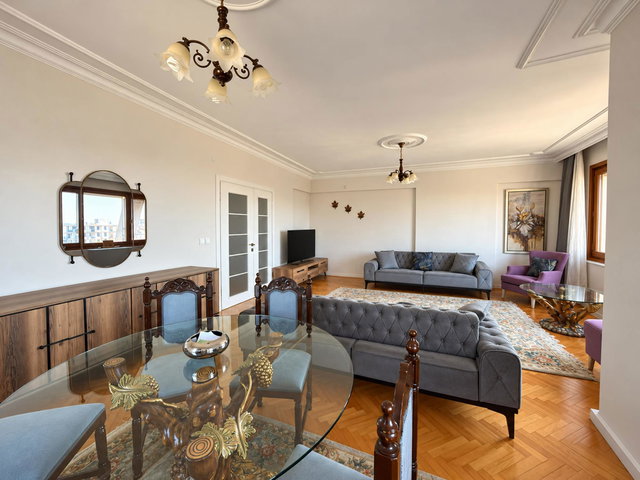 KADIKÖY SÖĞÜTLÜÇEŞME'DE MARMARAY YAKINI 3+1 135 M² DAİRE