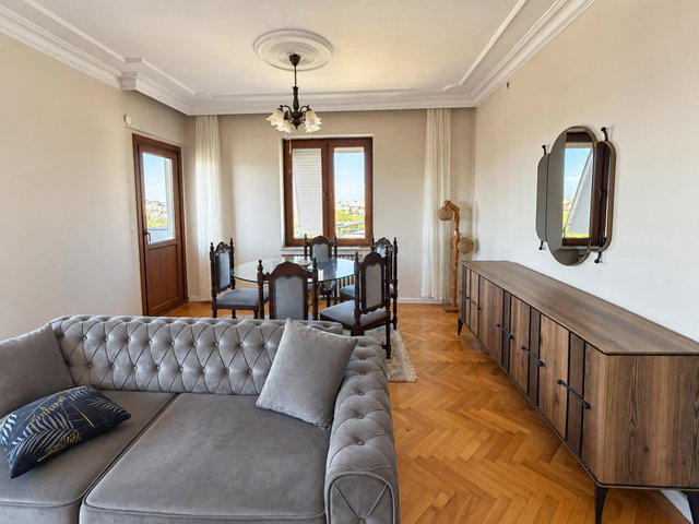 KADIKÖY SÖĞÜTLÜÇEŞME'DE MARMARAY YAKINI 3+1 135 M² DAİRE