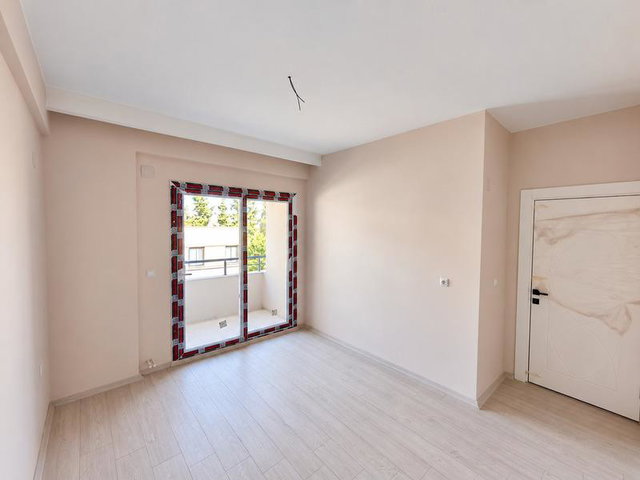 REMAX RİNA'DAN TARSUS GAZİLER MAH.DE ATATÜRK CAD.'DE SIFIR 3+1