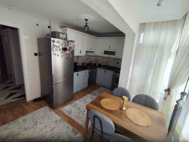 KARŞIYAKA DEDEBAŞI’NDA TADİLATLI SATILIK FIRSAT DAİRE !