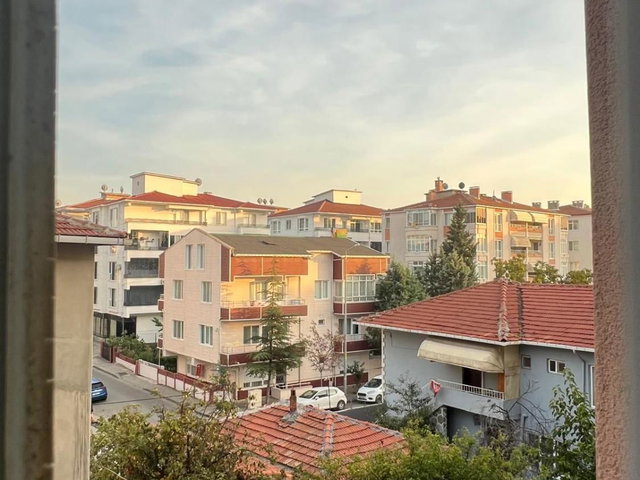 LÜLEBURGAZ GENÇLİK PARKI YAKINI, BALKONLU 2+1 ARA KAT DAİRE