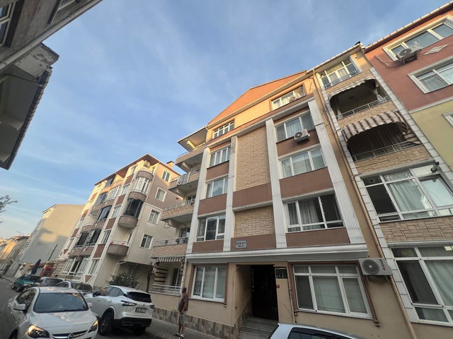 LÜLEBURGAZ GENÇLİK PARKI YAKINI, BALKONLU 2+1 ARA KAT DAİRE