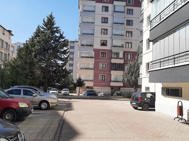 YENIMAHALLE ÖZEVLERDE METROYA YAKIN 4+1  KIRALIK DAIRE
