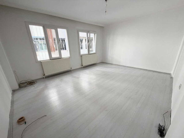KARŞIYAKA BAHÇELIEVLER KIRALIK TADILATLI 3+1 DAIRE