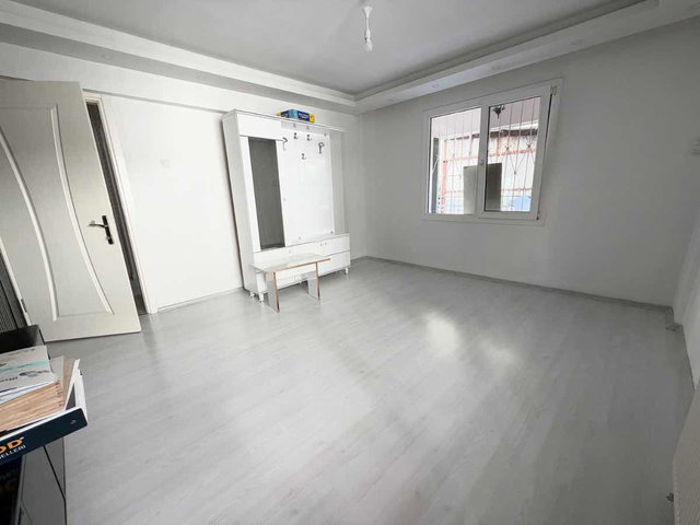 KARŞIYAKA BAHÇELIEVLER KIRALIK TADILATLI 3+1 DAIRE