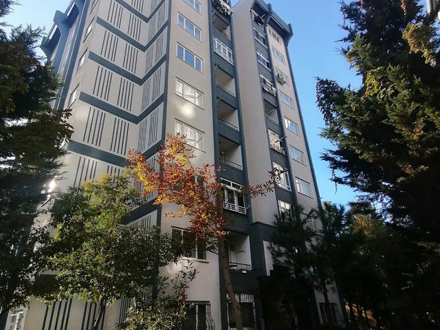 YAYALAR METROYA YÜRÜME MESAFESİNDE SİTE İÇERİSİNDE SATILIK 2+1 ARAKAT DAİRE