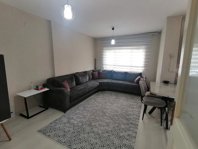 YAYALAR METROYA YÜRÜME MESAFESİNDE SİTE İÇERİSİNDE SATILIK 2+1 ARAKAT DAİRE