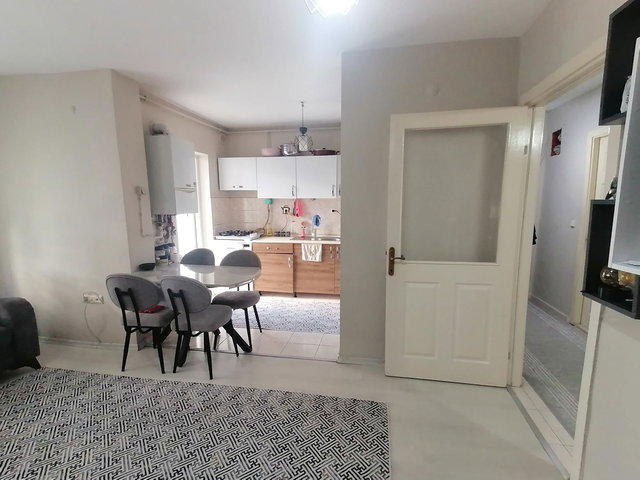 YAYALAR METROYA YÜRÜME MESAFESİNDE SİTE İÇERİSİNDE SATILIK 2+1 ARAKAT DAİRE