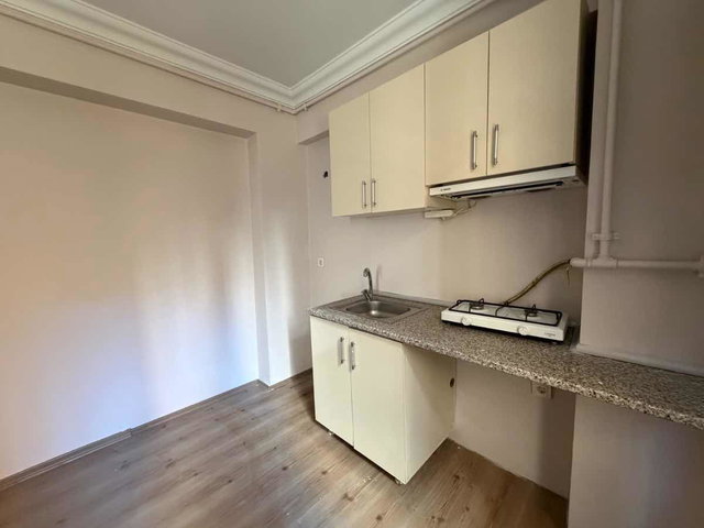 NİŞANTAŞI AKKİRMAN SOKAK'TA OTOPARKLI 1+1 SATILIK DAİRE