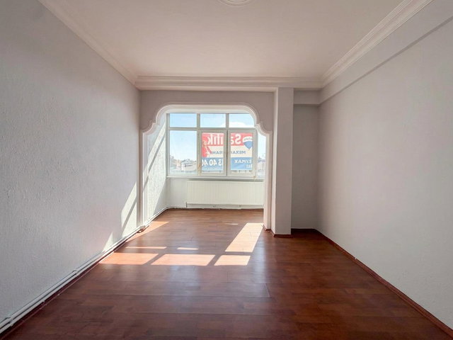 RE/MAX İNCİ'DEN 1. ORUÇGAZİ MAH'DE SATILIK 2+1 DAİRE