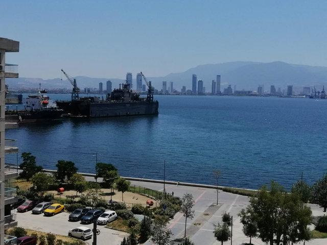 KARŞIYAKA ÇIFT CEPHELI TADILATLI 3+1 SATILIK YALI DAIRESI