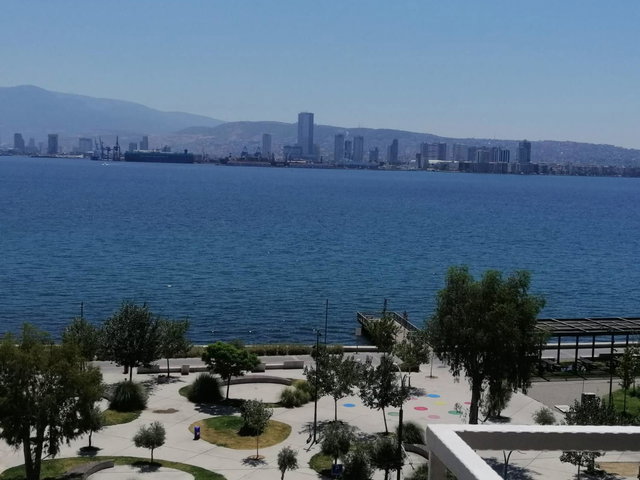 KARŞIYAKA ÇIFT CEPHELI TADILATLI 3+1 SATILIK YALI DAIRESI