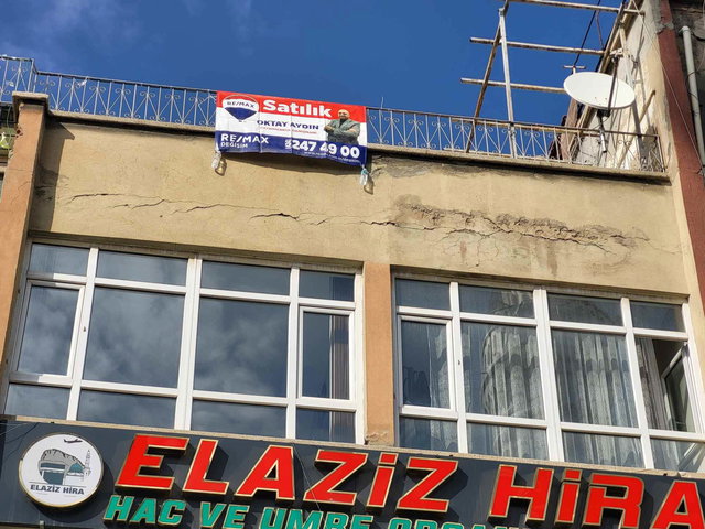 REMAX DEĞİŞİM-ŞEHİR MERKEZİNDE İZZETPAŞA MH.DE SATILIK 2+1 DAİRE