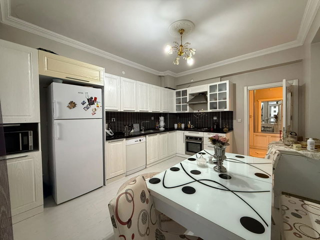 REMAX İLKE'DEN YEŞİL YAKUTİYE SİTESİ'NDE 4+1 KİRALIK LÜX DAİRE