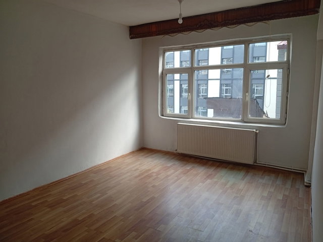 REMAX İLKE'DEN ŞEHİR MERKEZİ'NDE 2+1 KİRALIK DAİRE