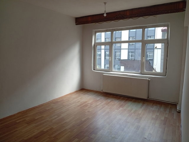 REMAX İLKE'DEN ŞEHİR MERKEZİ'NDE 2+1 KİRALIK DAİRE