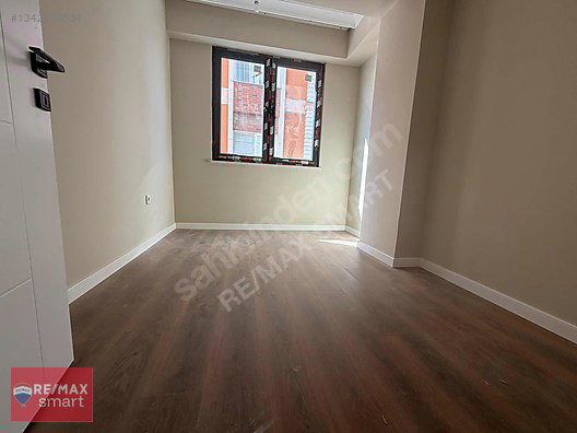 CADDE ÜZERI AÇIK MUTFAKLI ARAKAT KULLANIŞLI 2+1
