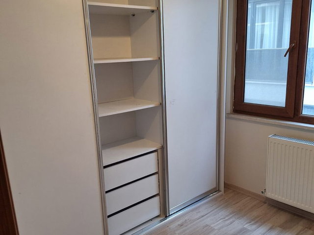 YAKACIK ÇARŞI MAHALLESİNDE 3+1 BAKIMLI DAİRE