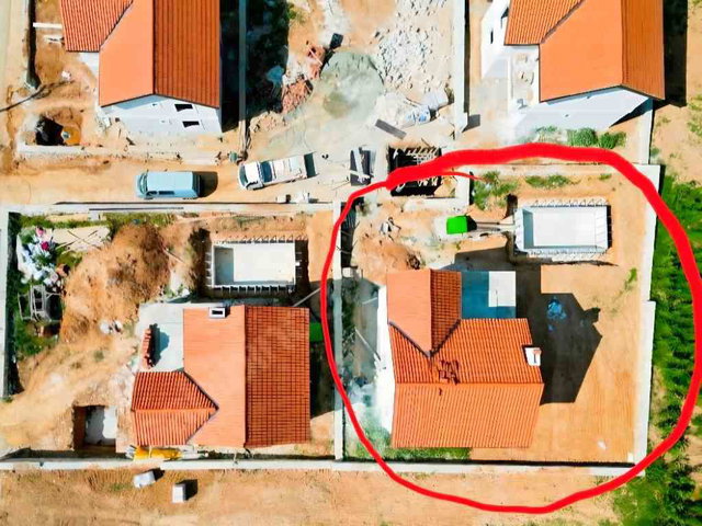 GEYVE ESENKÖY DE DOĞAYLA İÇİÇE ÖZEL HAVUZLU  3+1 SIFIR VİLLA