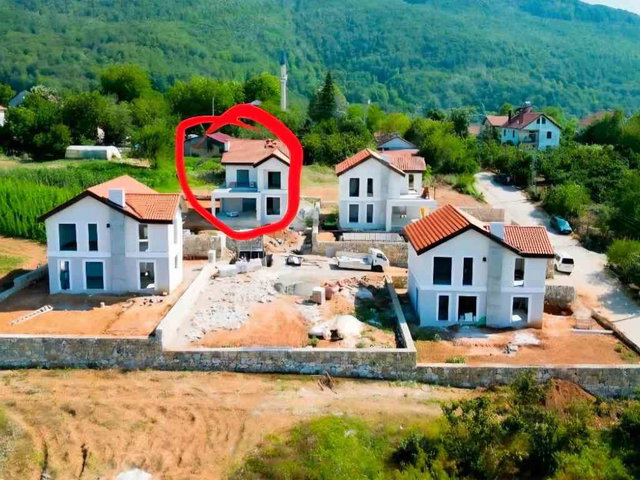 GEYVE ESENKÖY DE DOĞAYLA İÇİÇE ÖZEL HAVUZLU  3+1 SIFIR VİLLA