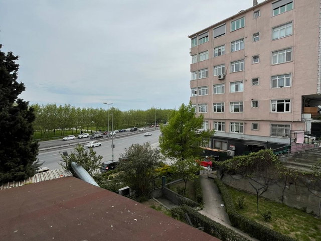 BAKIRKÖY,DE MARMARAYA YAKIN KİRALIK DAİRE!
