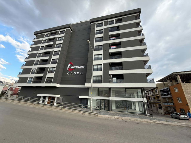 ÇİĞLİ MERKEZİ KONUMDA KİRALIK BÜYÜK TİP 2+1 SIFIR DAİRE