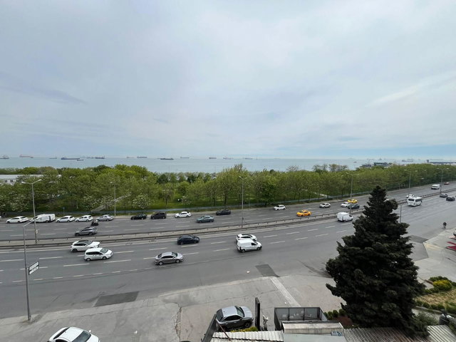 BAKIRKÖY,DE MARMARAYA YAKIN KIRALIK DAIRE!!!