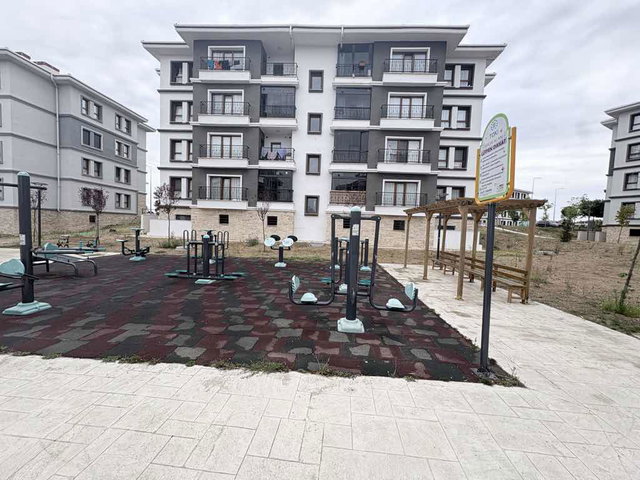 ÇORLU’DA SİTE İÇİNDE 2023 YAPIMI 3+1 | 110 M² NET | BALKONLU | MERKEZİ ISITMA