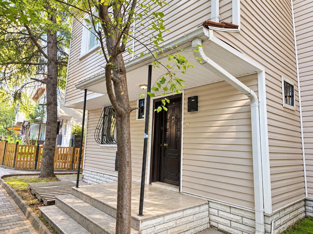 ORMANCILAR SİTESİ ÖNÜ AÇIK, BAHÇELİ 4+1 SATILIK TRİPLEKS